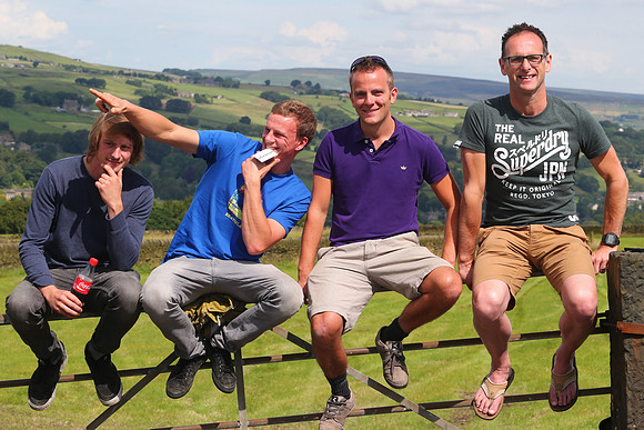 Boys on the gate, Tour de Yorkshire 2014